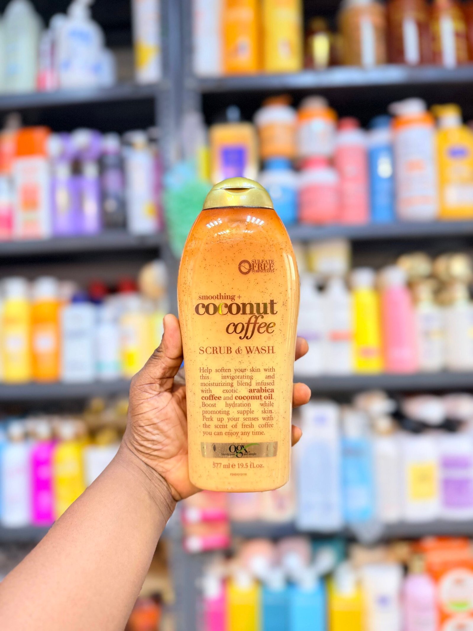 OGX smoothing + coconut coffee scrub & wash 577ml