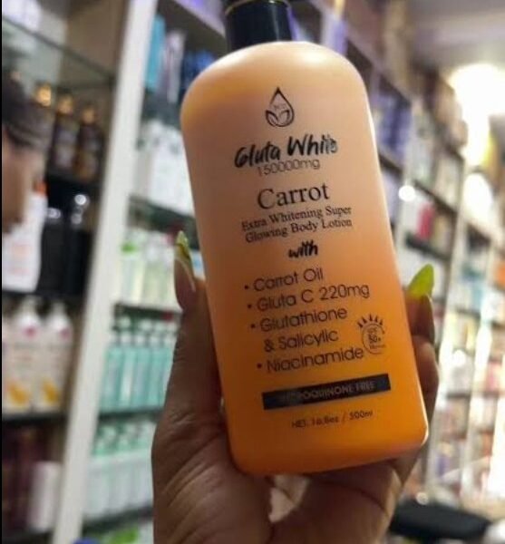 Gluta White Carrot Extra Whitening Super Glowing Body Lotioon 500ml
